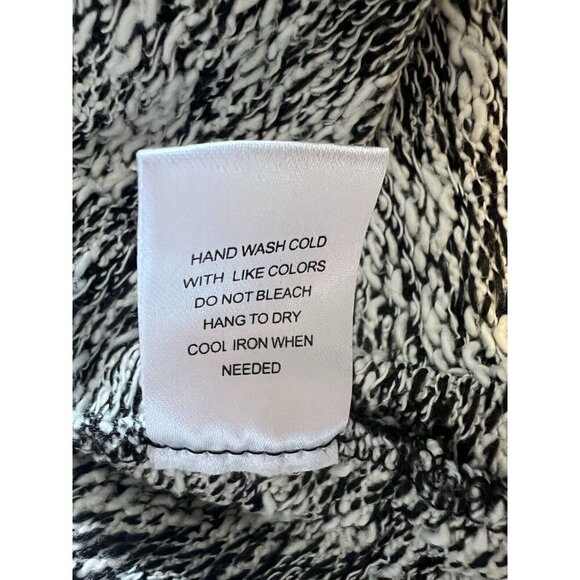 Women’s Open Cardigan By Daniel Rainn Size 1X Long Back And White Geometric - Picture 6 of 6